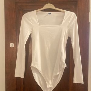 White square neck long sleeve body suit